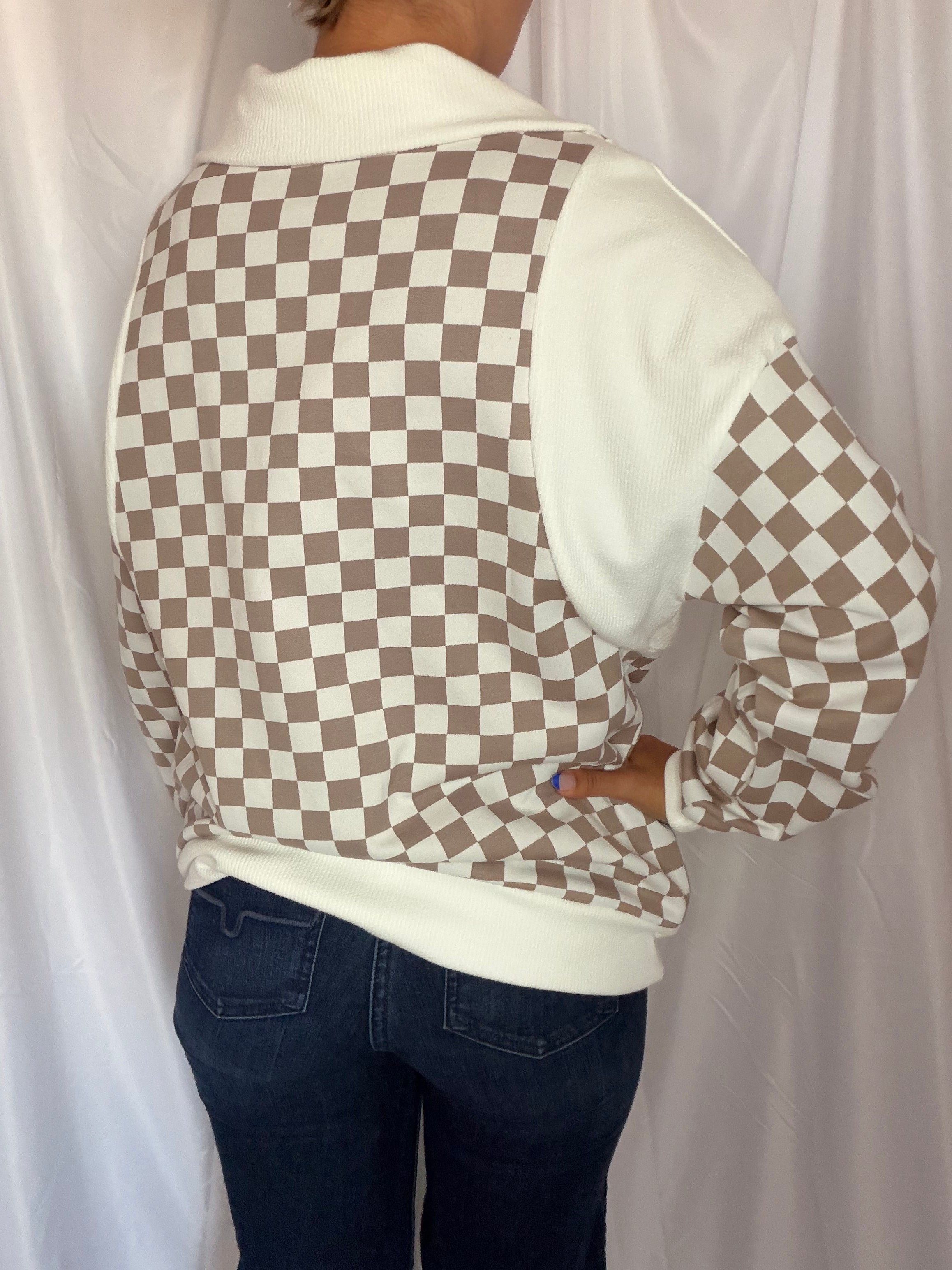 Checkered crew neck
