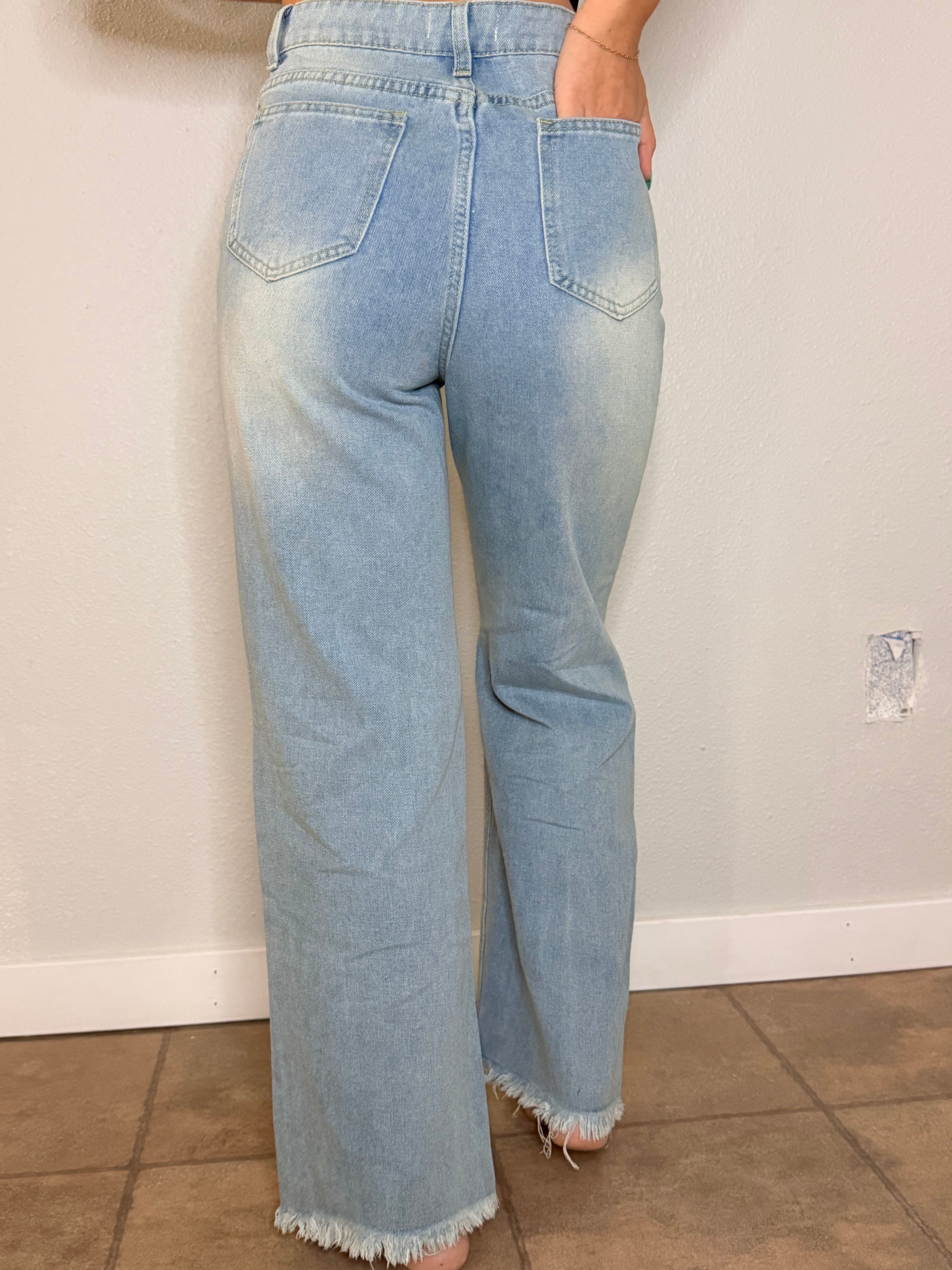 Distressed High-Wasted Jeans